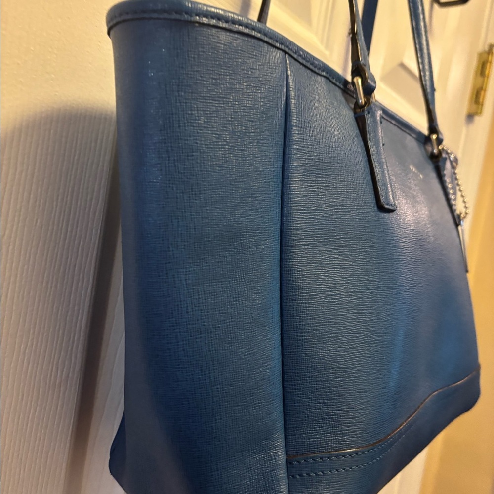 Coach 2013 (23578) City Tote Blue Saffiano Leather Medium Zip Top Tote in VGUC - Picture 4 of 15